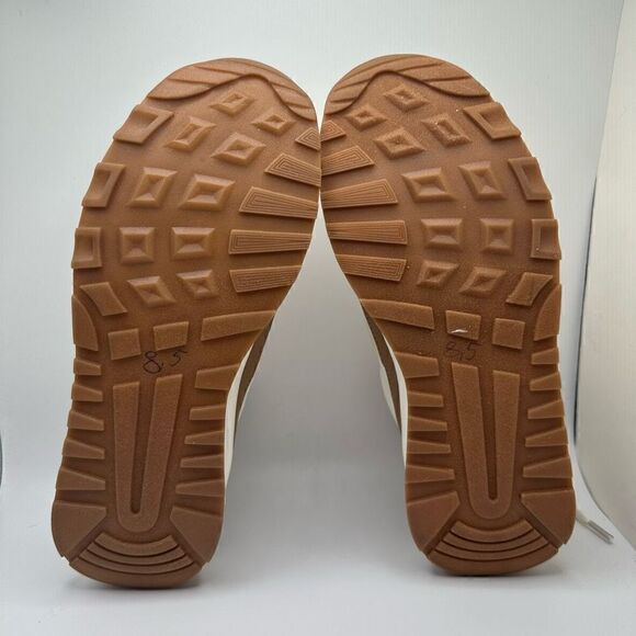 CUSHIONAIRE Women's lace up Sneaker +Comfort Foam 8.5 WHITE/TAN - Picture 5 of 7